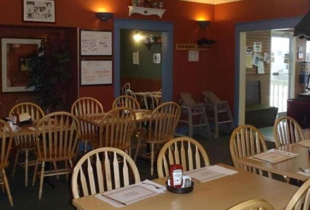 Settler'S Inn & Motel Plaster Rock Esterno foto